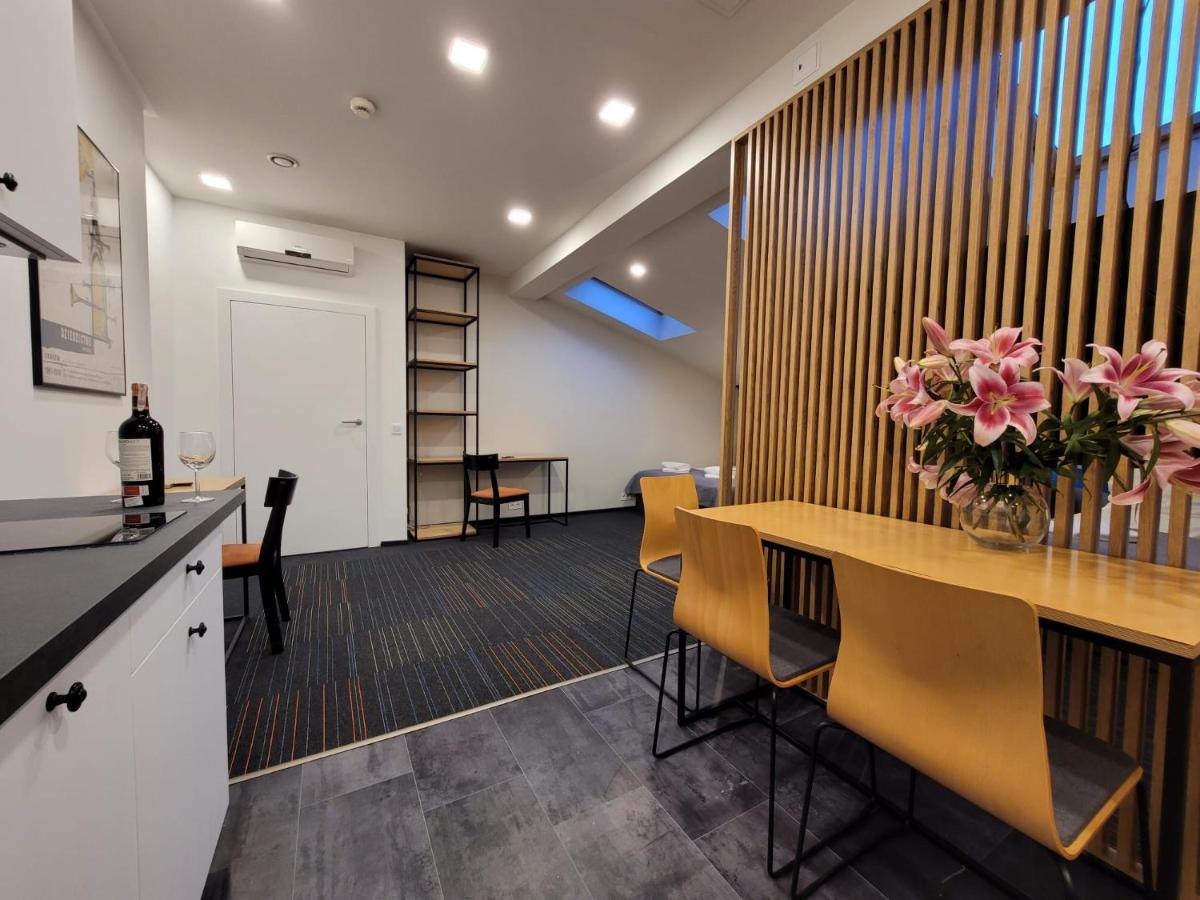 Dada Premium Aparthotel Krasków Εξωτερικό φωτογραφία